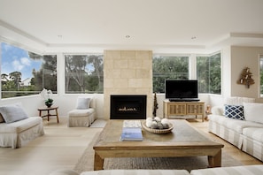 Apartment, 3 Bedrooms | Living room | TV, DVD player