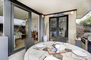 Outdoor dining - Koonya Paradise (Sorrento)