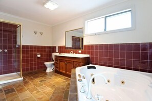 Bathroom - Sea Ranch (Rye)