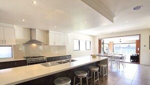 Ferienhaus, 6 Schlafzimmer | Eigene Küche | Kühlschrank, Mikrowelle, Ofen, Herdplatte