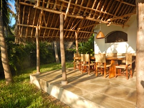 Living area - Shambani Cottages (Diani Beach)