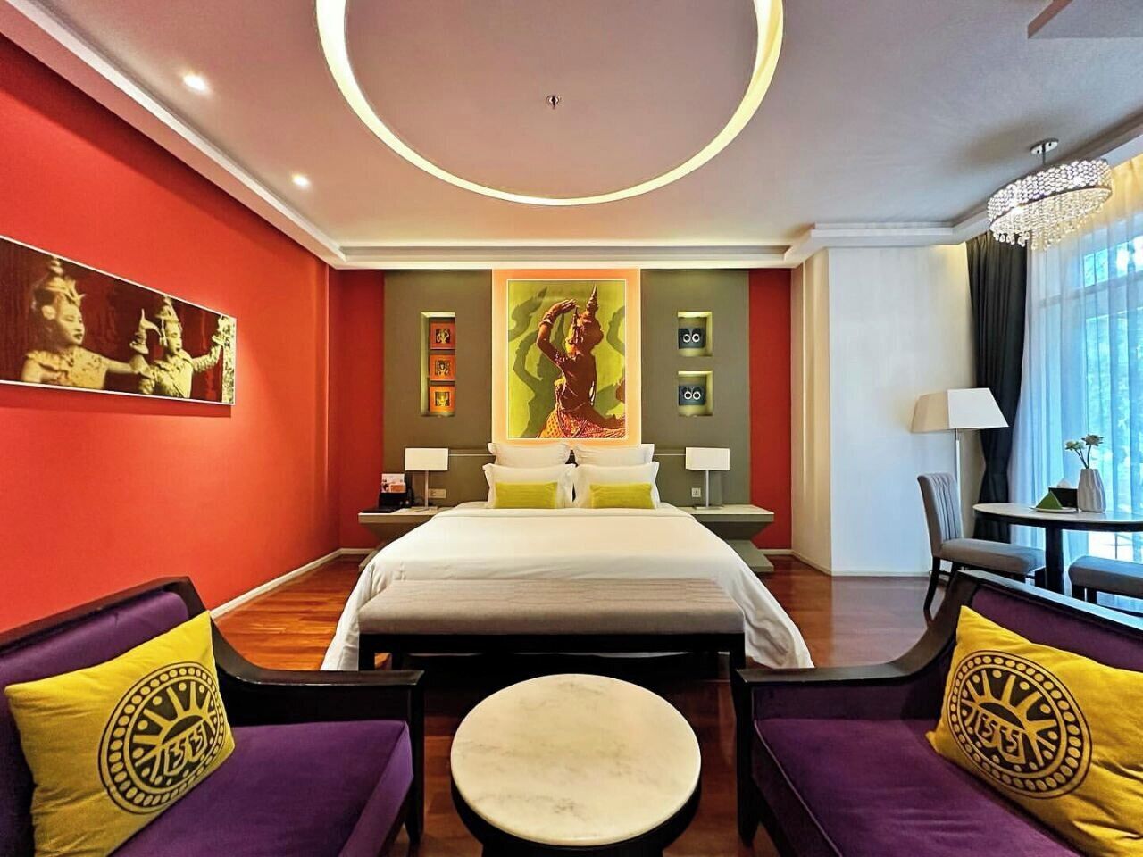 Discovery Package Deal | Premium bedding, pillowtop beds, minibar, in-room safe