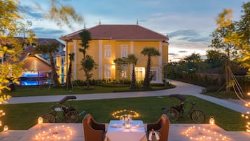 Discovery Package Deal | Property grounds