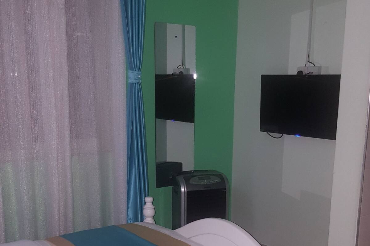 1 slaapkamer, een minibar, een kluis op de kamer, babybedden