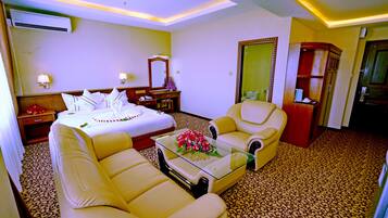 Suite | Minibar, caja fuerte, escritorio y wifi gratis