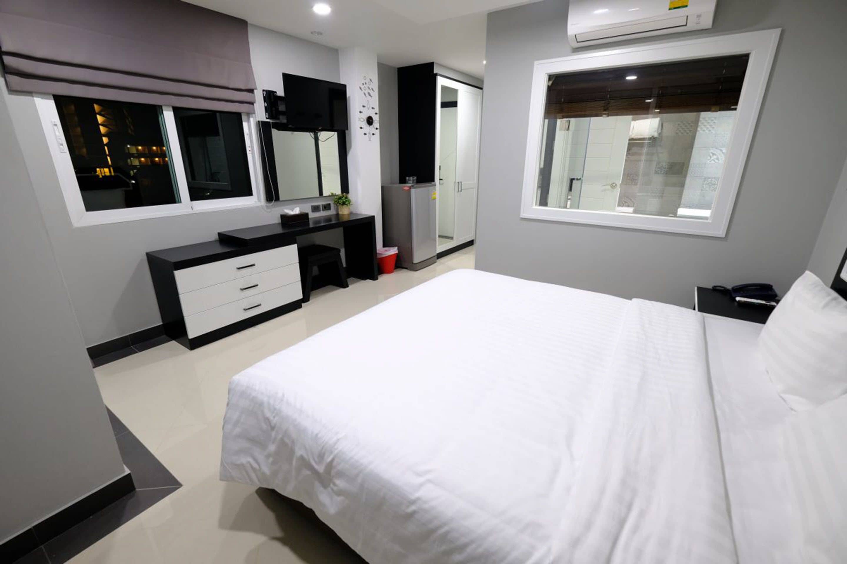 studio | free wifi, bed sheets