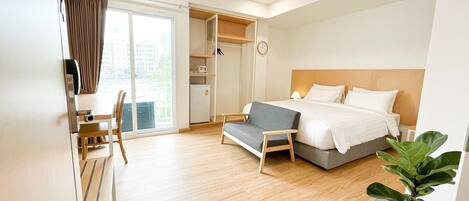 Free WiFi, bed sheets