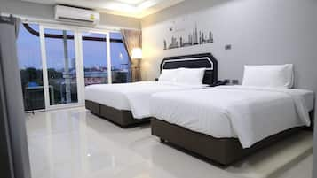 Triple Room | Free WiFi, bed sheets