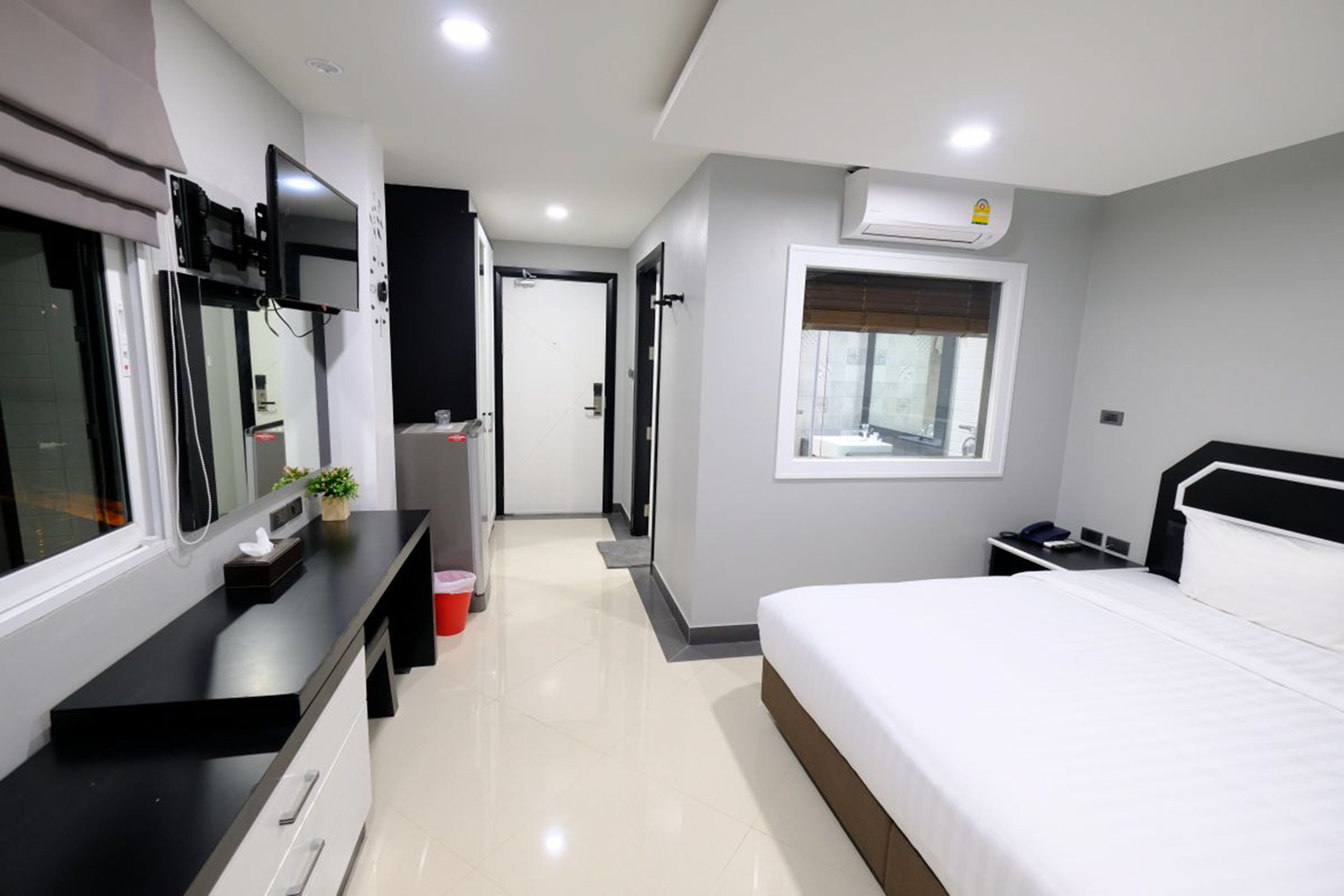 studio | free wifi, bed sheets