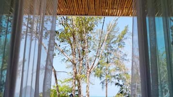 Upper Beach Bungalow | Balcón