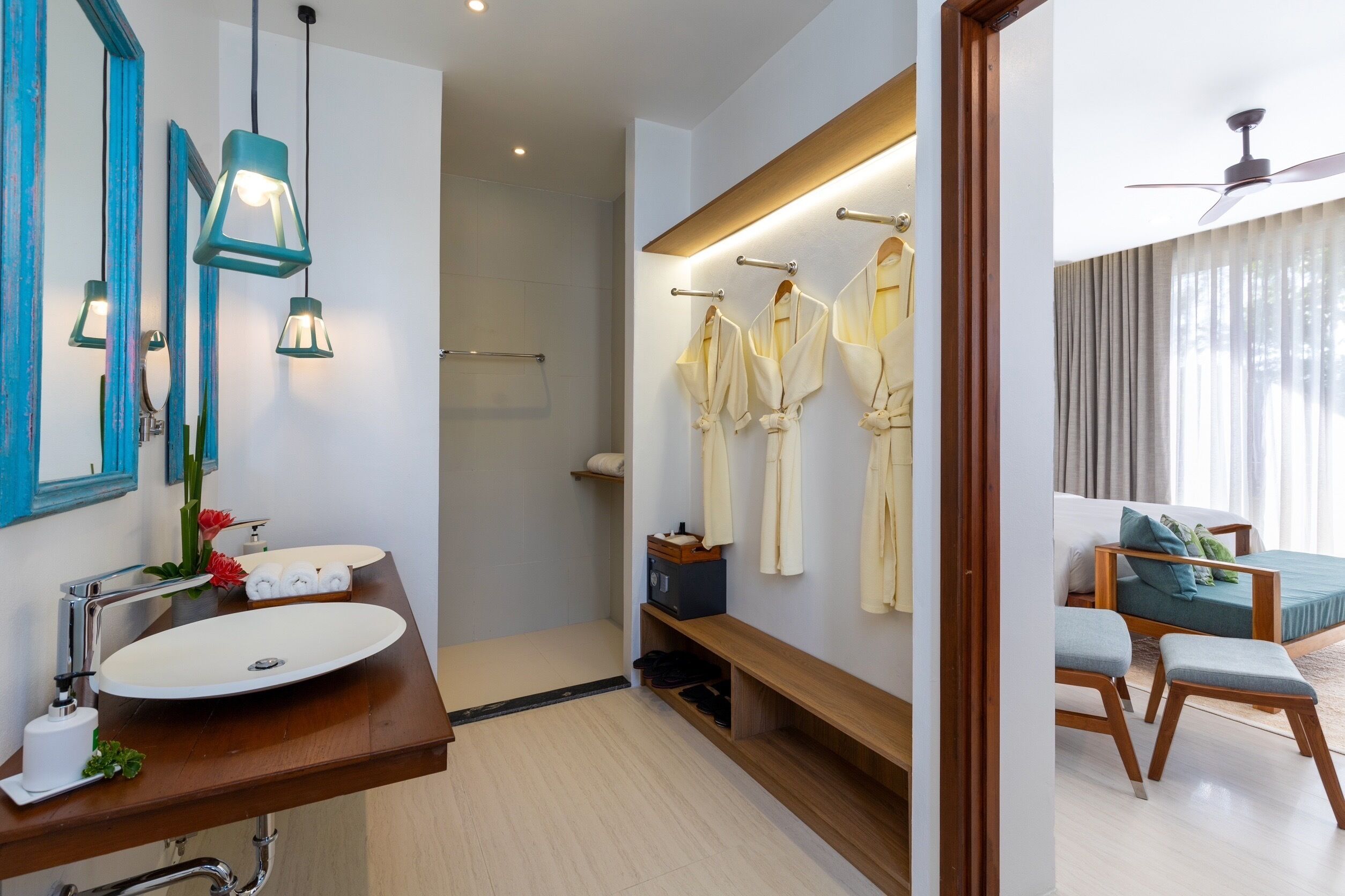 triple suite seaview villa | bathroom | shower, free toiletries, hair dryer, bathrobes
