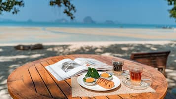 Almoço e jantar