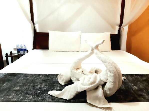 Sengetøy av topp kvalitet, safe på rommet og individuelt dekorert