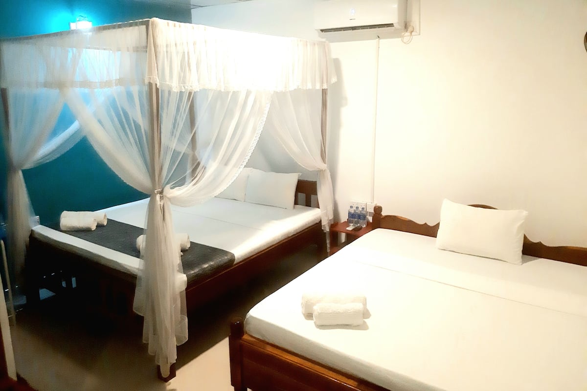 Premium bedding, in-room safe, individually decorated
