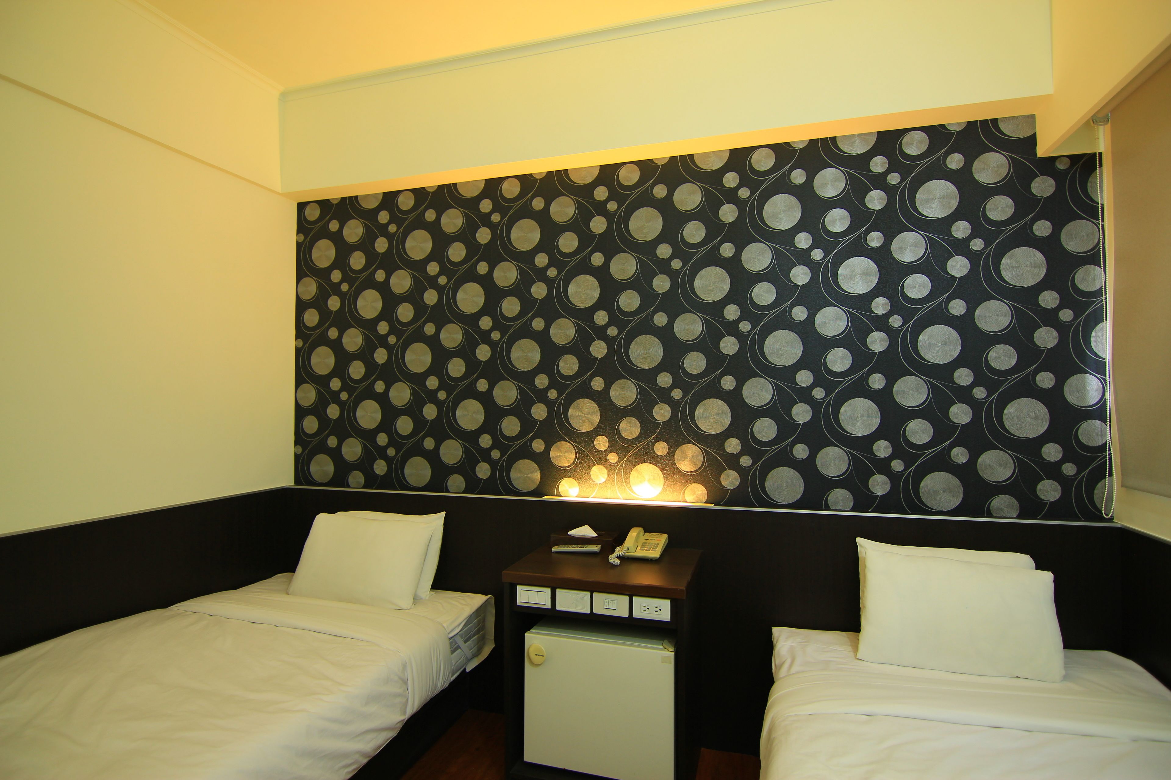 standard twin room, 2 single beds | free wifi, bed sheets