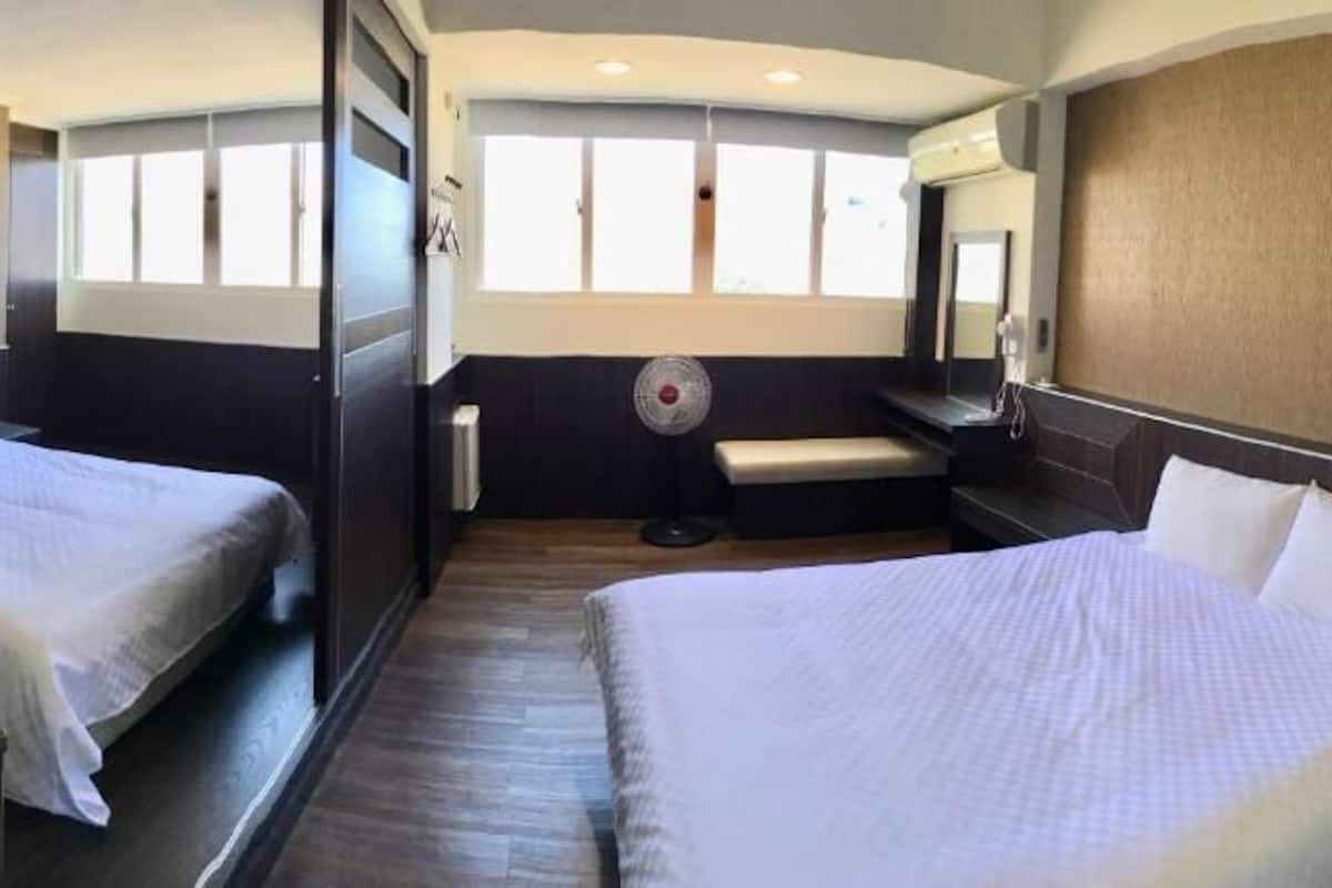 deluxe quadruple room, 2 double beds, sea view | free wifi, bed sheets