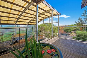 House, 4 Bedrooms | Terrace/patio