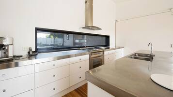 Rumah, 5 kamar tidur | Dapur pribadi | Lemari es, microwave, oven, dan kompor