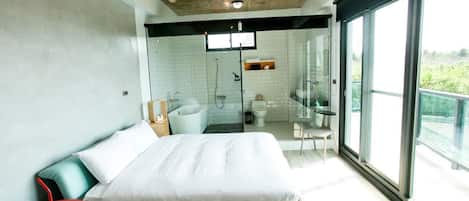 Double Room, Bathtub | Desk, blackout drapes, soundproofing, free WiFi