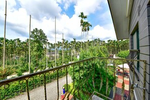 Balcony - Yu Jue Guest House (Yuchi)