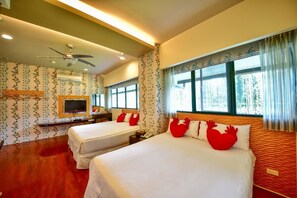 Desk, blackout drapes, free WiFi - Yu Jue Guest House (Yuchi)