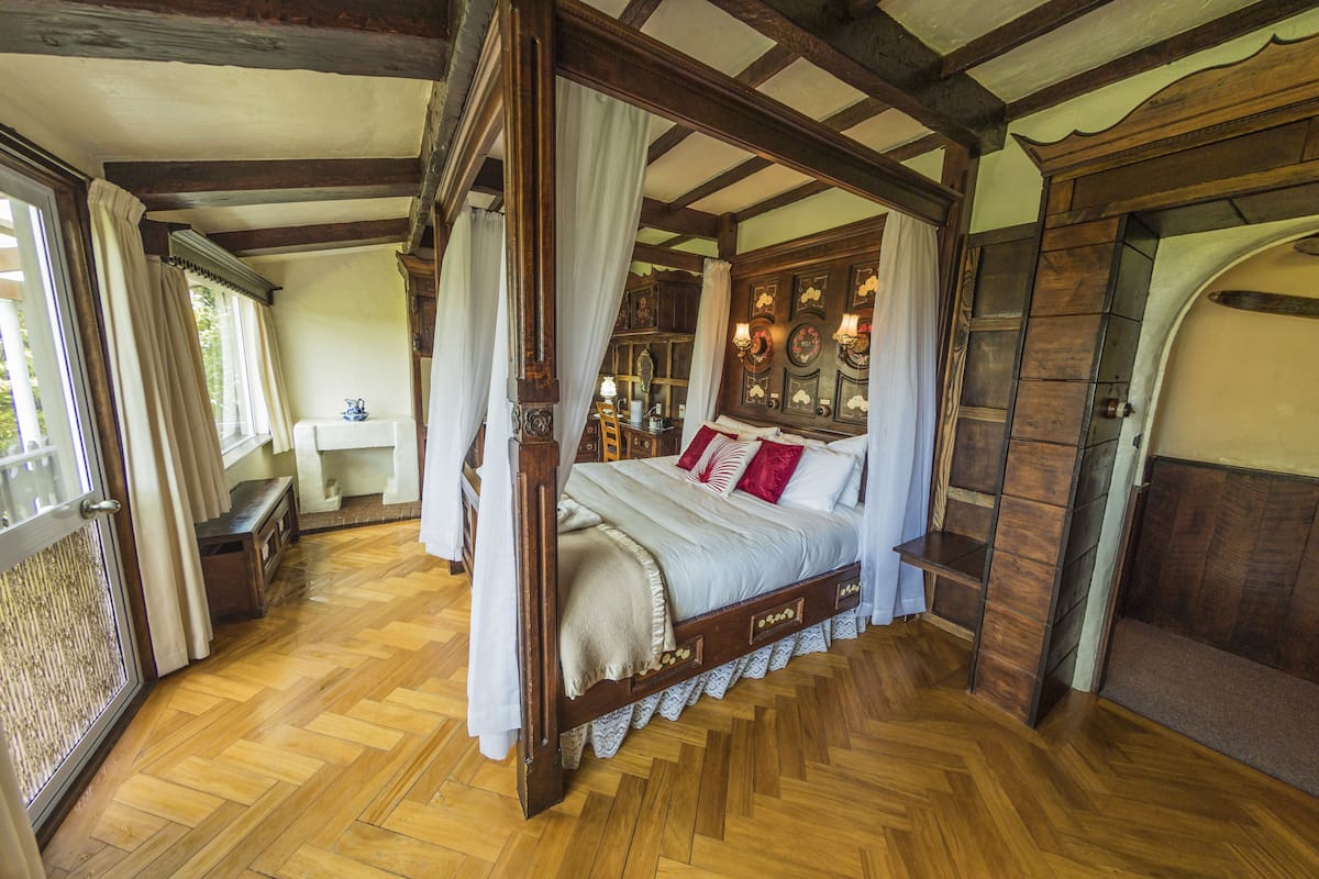 Honeymoon Suite