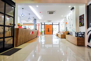 로비 좌석 공간