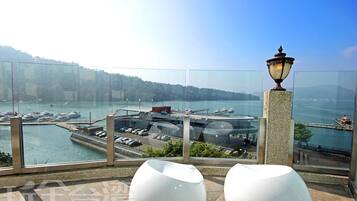 Design Room, 1 Double Bed, Balcony | Terrace/patio