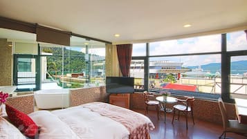 Deluxe Double Room | Desk, soundproofing, rollaway beds, free WiFi