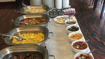 Free daily buffet breakfast