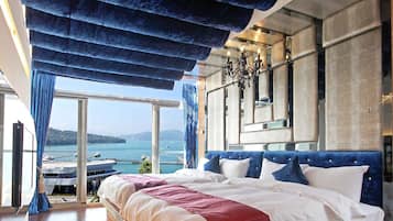 Signature Room, 2 Double Beds, Balcony | Desk, soundproofing, rollaway beds, free WiFi