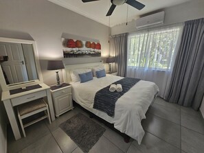 2 bedrooms, iron/ironing board, cribs/infant beds, free WiFi - Sea's the day (St. Lucia)