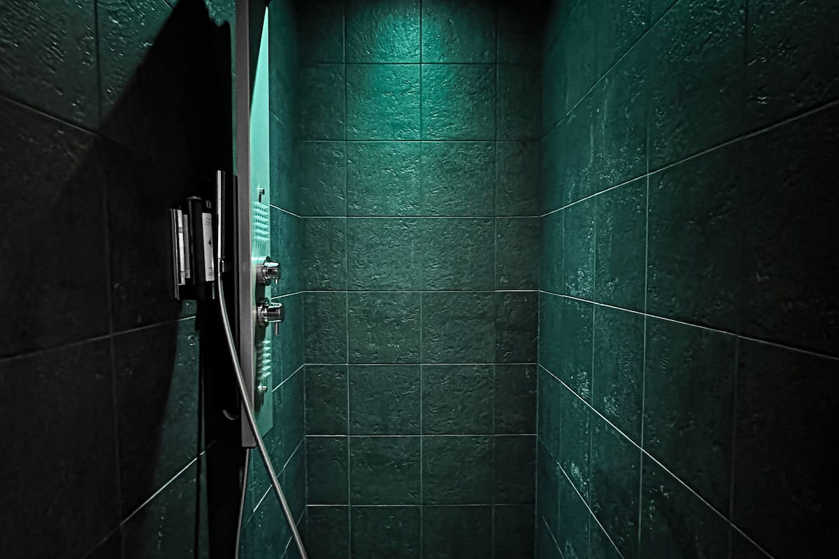 sauna, hot tub, massages