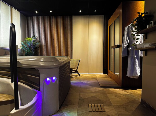 Sauna, hot tub, massages - Logis Hôtel et Spa Le Renard (Chalons-en-Champagne)