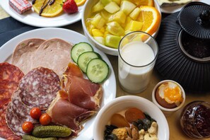 Daily buffet breakfast (EUR 15 per person)