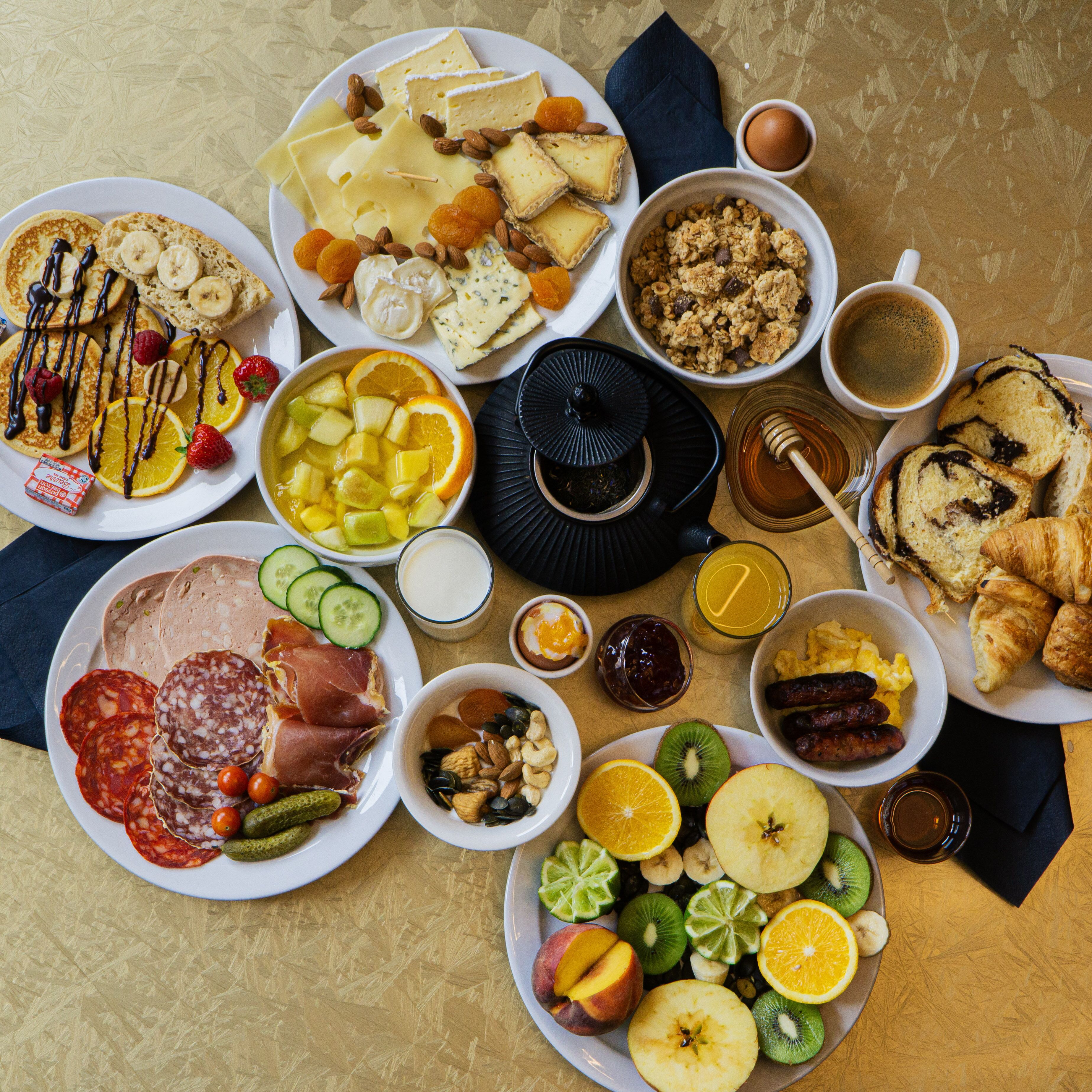 daily buffet breakfast (eur 13 per person)