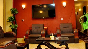 Lobby sitting area - Cairo Hotel (Cairo)
