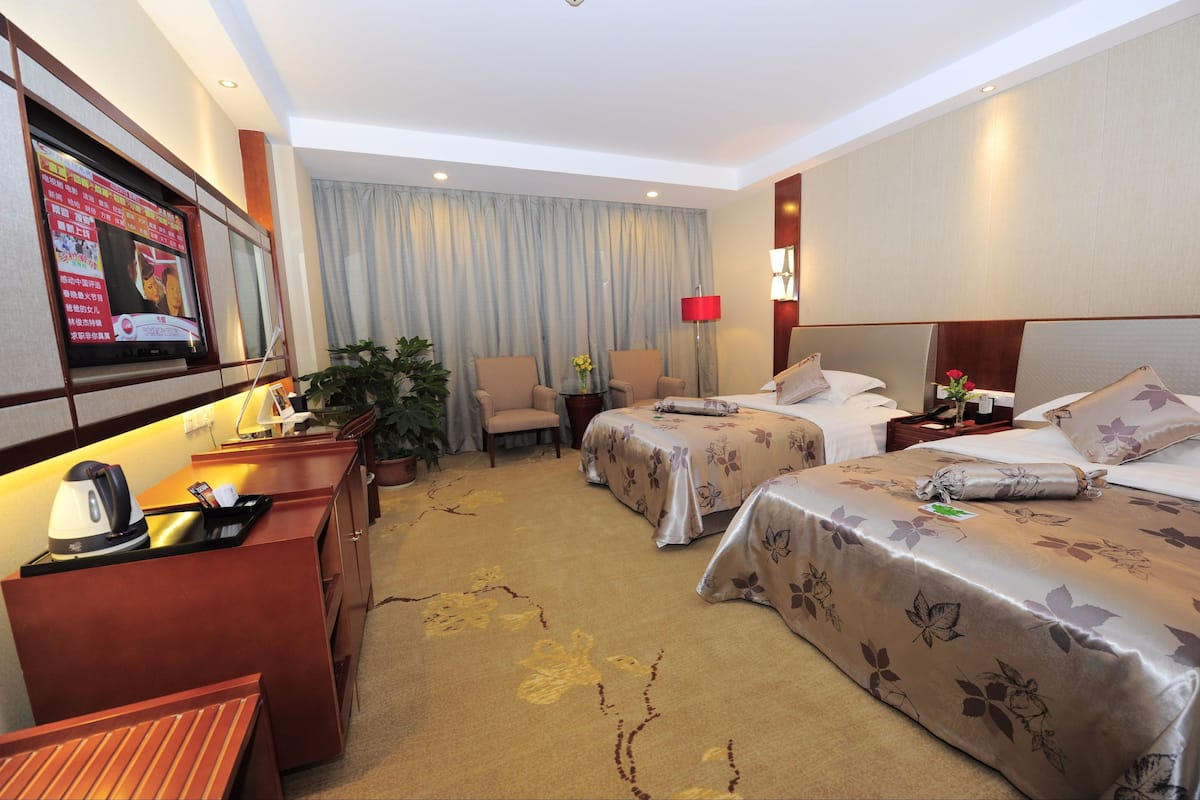 Superior Twin Room | Desk, blackout curtains, free WiFi