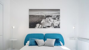 Appartement, 2 slaapkamers | 1 slaapkamer, luxe beddengoed, donzen dekbedden, een bureau