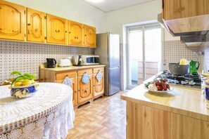 Comfort Apartment, 3 Bedrooms | Private kitchen - Sorrento 3 bedrooms Sunny Apt with terrace & view (Sorrento)