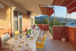 Exterior - Sorrento 3 bedrooms Sunny Apt with terrace & view (Sorrento)
