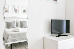 Comfort Apartment, 3 Bedrooms - Sorrento 3 bedrooms Sunny Apt with terrace & view (Sorrento)