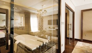Studio Suite, Sauna | Bathroom
