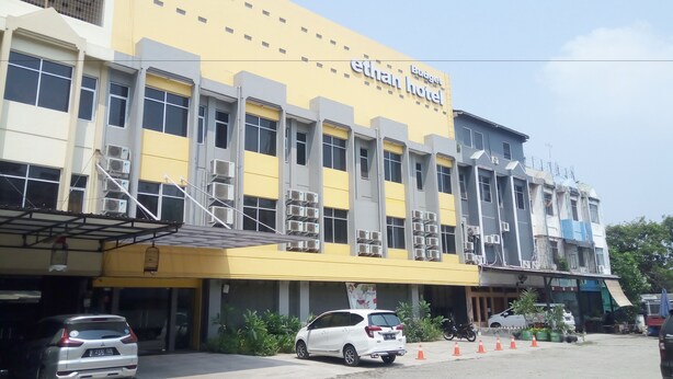 ด้านหน้าที่พัก