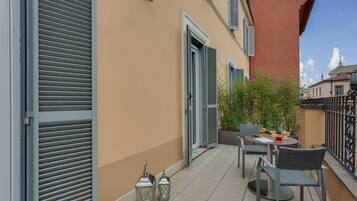 Suite Ville, terrasse, vue ville | Vue depuis le balcon