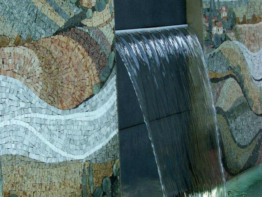 Seasonal outdoor pool, open 9:30 AM to 7:30 PM, sun loungers