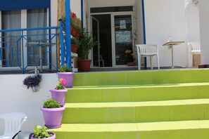 Check-in/check-out kiosk - Aaron Studios Apartments (Ierapetra)