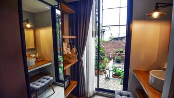 Deluxe Double Room with Garden | Room amenity