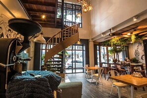 ロビー応接スペース