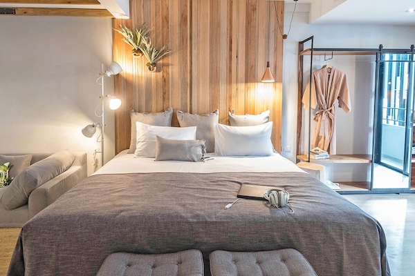 Deluxe Suite with Balcony Exclusive